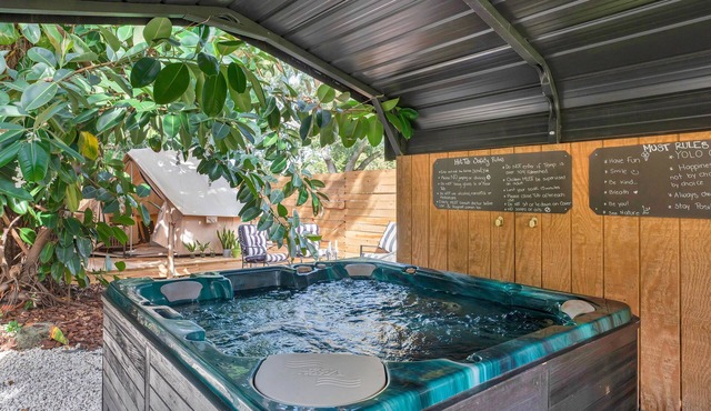 The Temple & Glamping + Hot Tub, 15 Min Away from MCO, 25 min from Theme Parks