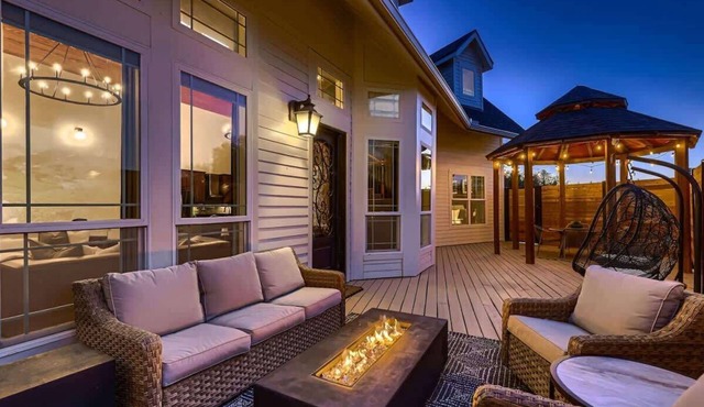 The Terra Cottage-Guest house with a pool in GTX!