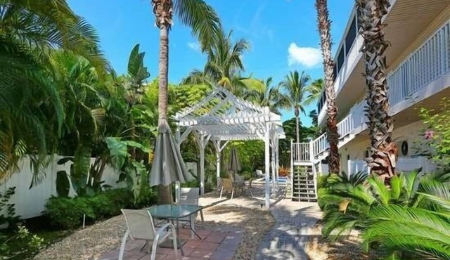 The Terrace 3 2 Bedroom Townhouse by RedAwning