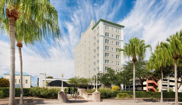 The Terrace Hotel Lakeland, Tapestry Collection by Hilton