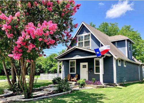 The Texas Bluebonnet Home in Historic McKinney
