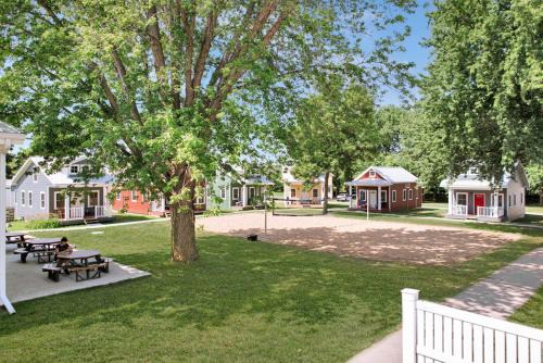 The Theatre District of Okoboji - The Curtain Call