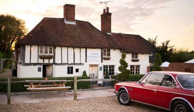 The Three Chimneys Country Pub