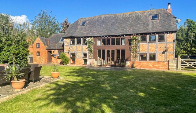 The Threshing Barn - Stunning 5 Bedroom Retreat