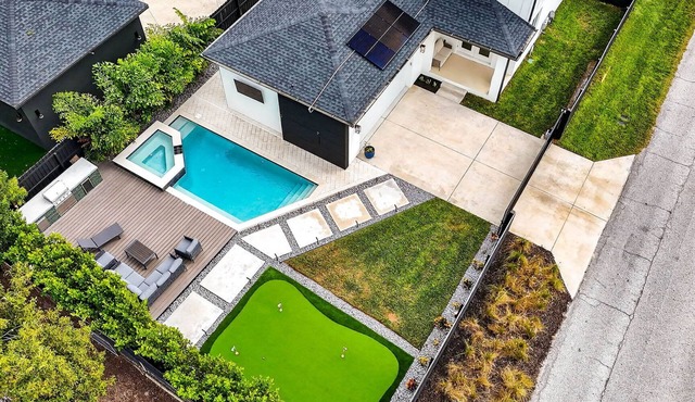 The Threshold | Heated Pool, Spa & Design Retreat