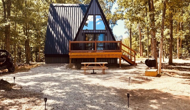 The Tiegen Rae: cozy mountain cabin with huge views