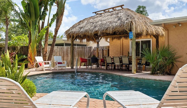 The Tiki House! Heated Pool, Close to the Beach!
