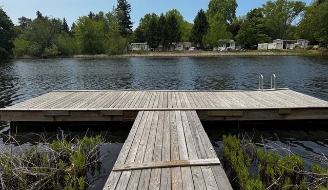 The Timber Nest "Goshorn lake dock, pool, town"