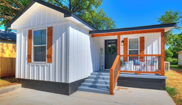 The Tiny Home on Route 66 - Cozy 2 bed with WiFi