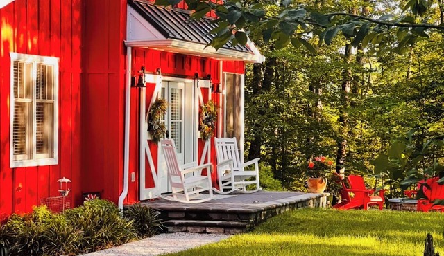 The Tiny Red Barn on the Reservoir - A Private Oasis Near Williamsburg Virginia
