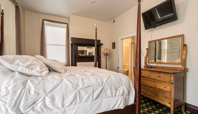 The Titlow | Historic Victorian Inn Room