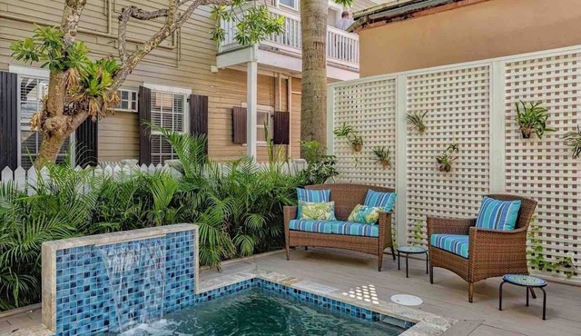 *THE TOASTED COCONUT @ OLD TOWN* Fully Restored + Pool + LAST KEY SERVICES…