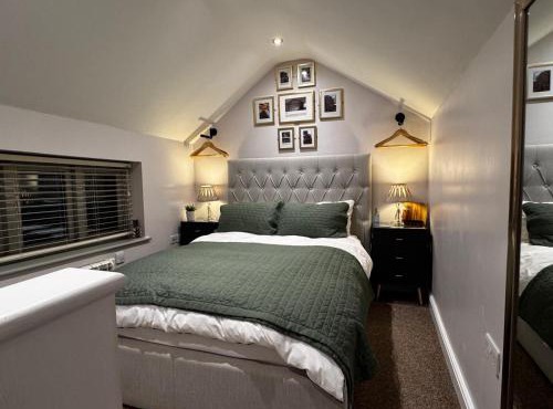 The Tower, 1 bed 1850's Tiny House