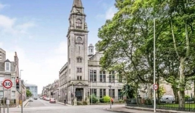 The Tower: Luxury 3 Bedroom Penthouse Stay