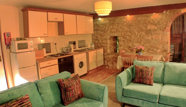 The Tower - sleeps 3 guests in 1 bedroom