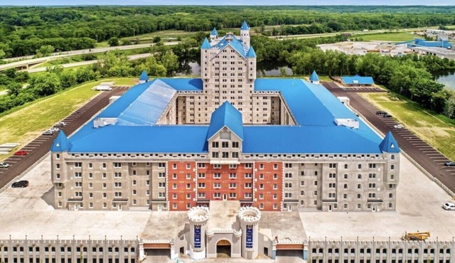 The Tower Wing Apartments at The Grand Castle