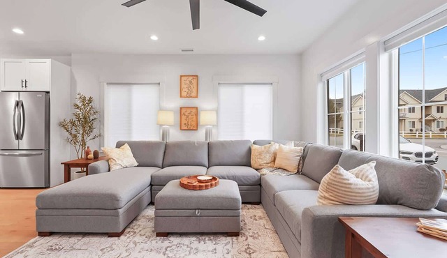 The Townhouse on Highland – Near Greenbelt