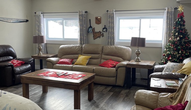 The Trailway Hub, ideally located in Deer Lake, 10 minutes from the airport.