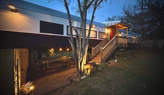 The Train - Unique Travel Stay - Vintage Pullman Railcar with Modern Comforts