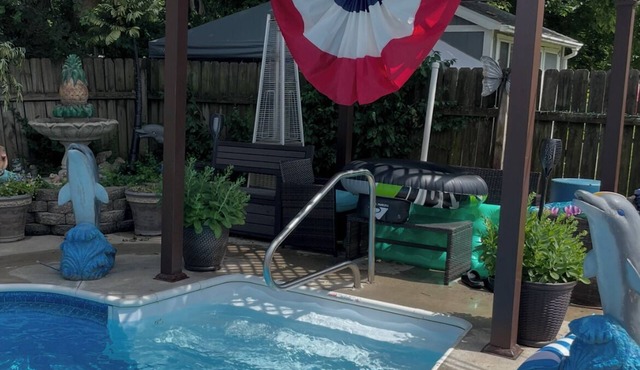 The tranquil bungalow at the Dugan Lagoon. An oasis in Kansas City! Who Knew!
