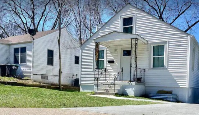 The Trapp House - 5 Bed 1 Bath in Benson - Pay Monthly