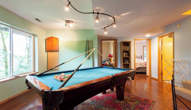 The Tree House 1 BR Attached In-law Apartment with Private Spa