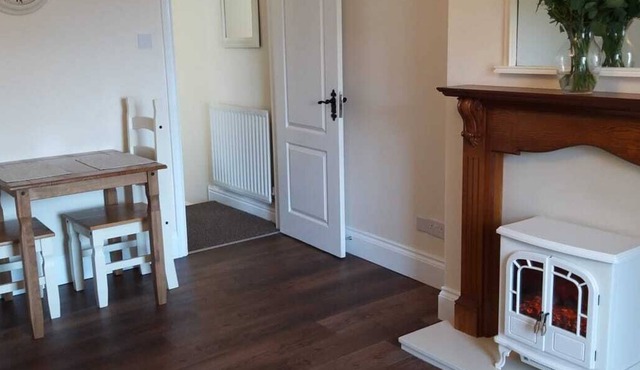 The Tree House apartment, twinned with our 290 year old Country Pub & Restaurant