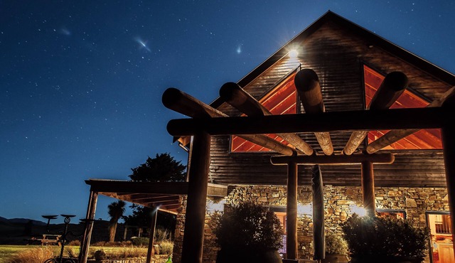 The Tree House Lodge - Bed & Breakfast