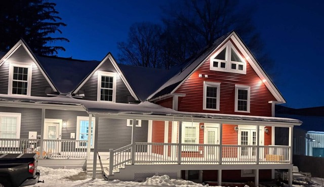 The Treehouse at 11 Gables Ludlow – Dining, Shopping & Okemo Shuttle