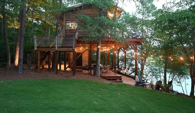 The Treehouse at Lakeside Pointe