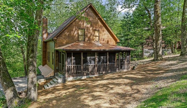 The Treehouse Cabin Mins to Center Hill Marina Caney Fork River Edgar Evins Park
