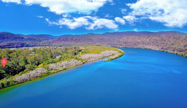 The Treehouse Gunderman with river views