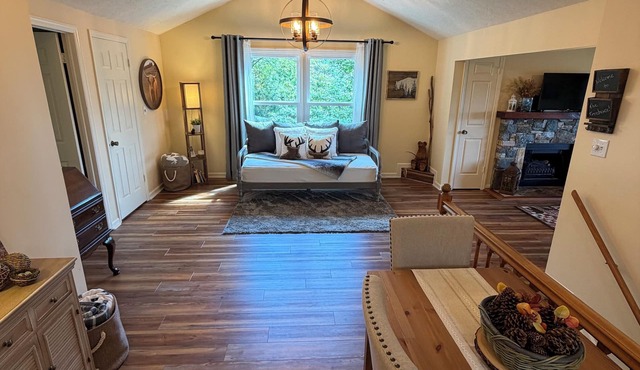 The Treehouse- Lake Toxaway, NC, Long term welcome!