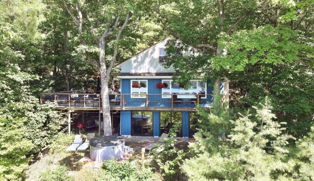 The Treehouse on Canandaigua Lake-5+bdrm,Hot Tub,Tram,Views.