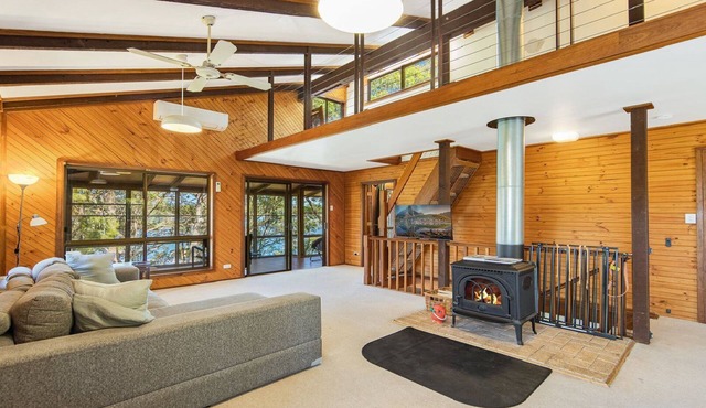 The Treehouse on Hardys by HolidayCo.