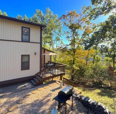 The Treehouse on Table Rock