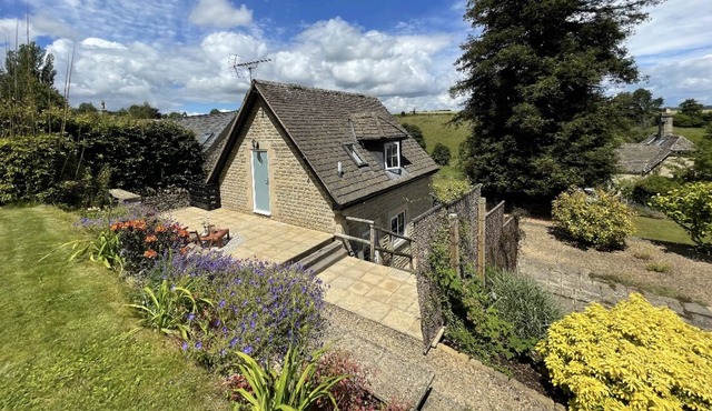The Treehouse, peaceful hideaway in the Cotswolds