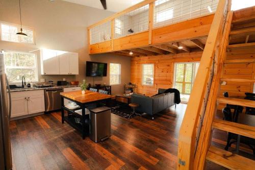 The Treetop A Hocking Hills Villa Treat