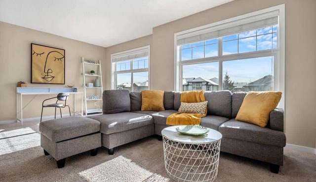 The Trenta - 4BD 3BA 2 Kitchen Stunner