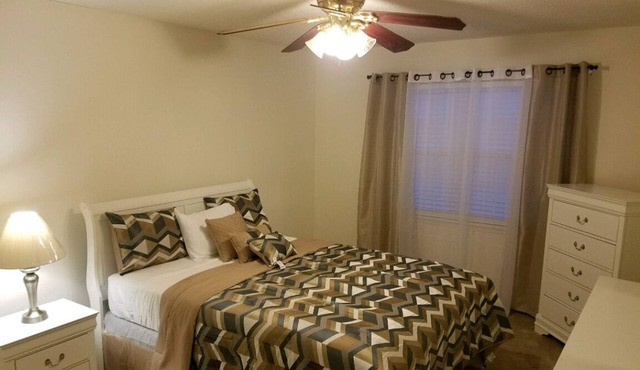 The Triad II-Spacious 2BR Condo-Newly remodeled! Great Location!