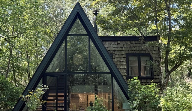 The Triangle House - A renovated 1970's A frame