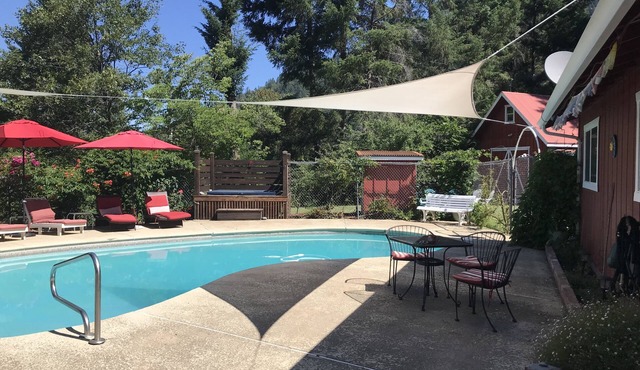 The Trinity River Rose vacation home, with saltwater pool and hot tub