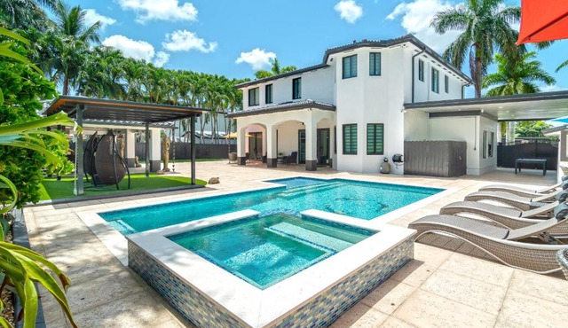 The tropical paradise villa