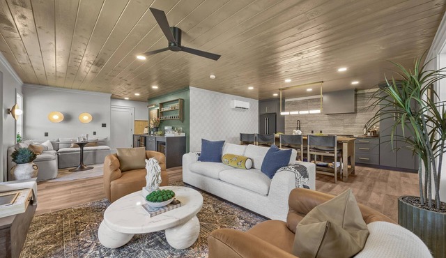 The Trout House, Mountain Retreat | Tellico Plains – Stylish 2BR/2BA Escape for 6 by Design Center D