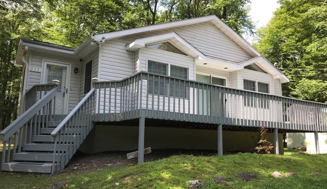 “The Trout House” – your perfect getaway Pocono Lake Home @Arrowhead Lake