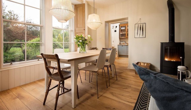 The Trouthouse - sleeping 6 guests in three bedrooms