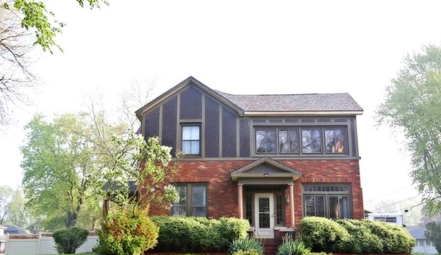 The Tudor; Pool, Fire Pit, Patio, Near Hiking and Bike Trails; Bike Rental near.
