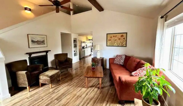 The Tumalo Guest House - Centrally located for all Central Oregon Activities!