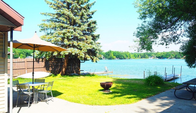 The Turk Lake House - Lakefront with Toys and A/C!