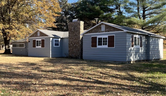 The Turkey Farmhouse just a few minutes from Rend Lake